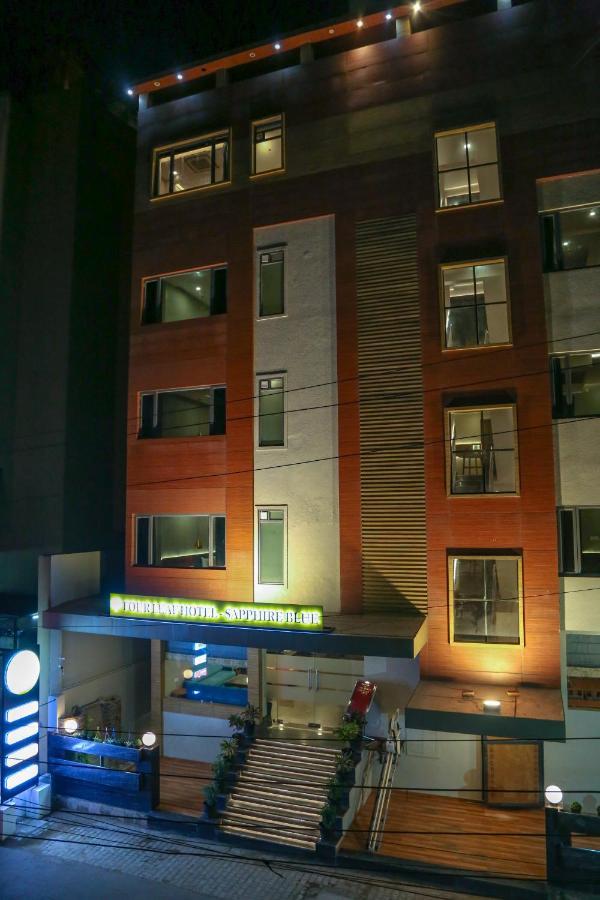 Four Leaf Hotel - Sapphire Blue, Варанаси Экстерьер фото